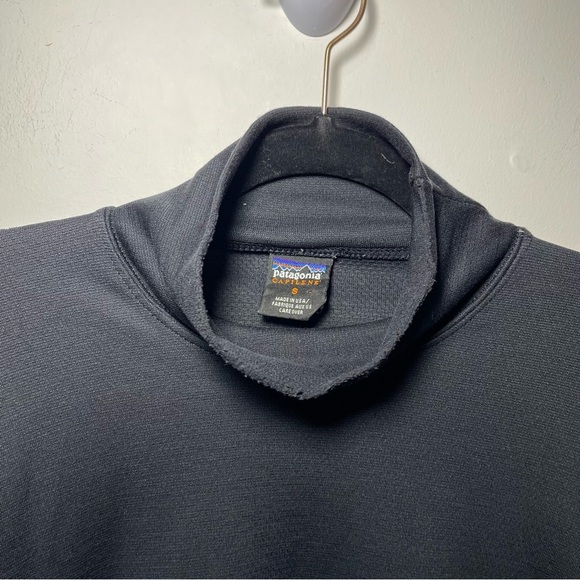 Patagonia Women's black long sleeve turtleneck thermal layering top in size S - Picture 3 of 8